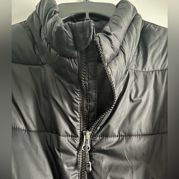 SWISS TECH foldable lightweight puffer jacket - Picture 4 of 10